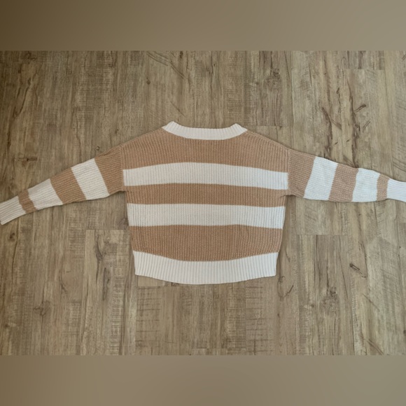 American Eagle striped tan and cream Sweater, Size XS but fits bigger (S or M) - Picture 2 of 3